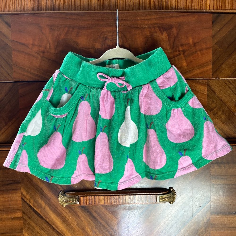 The cutest Mini Boden skort skirt with pear pattern